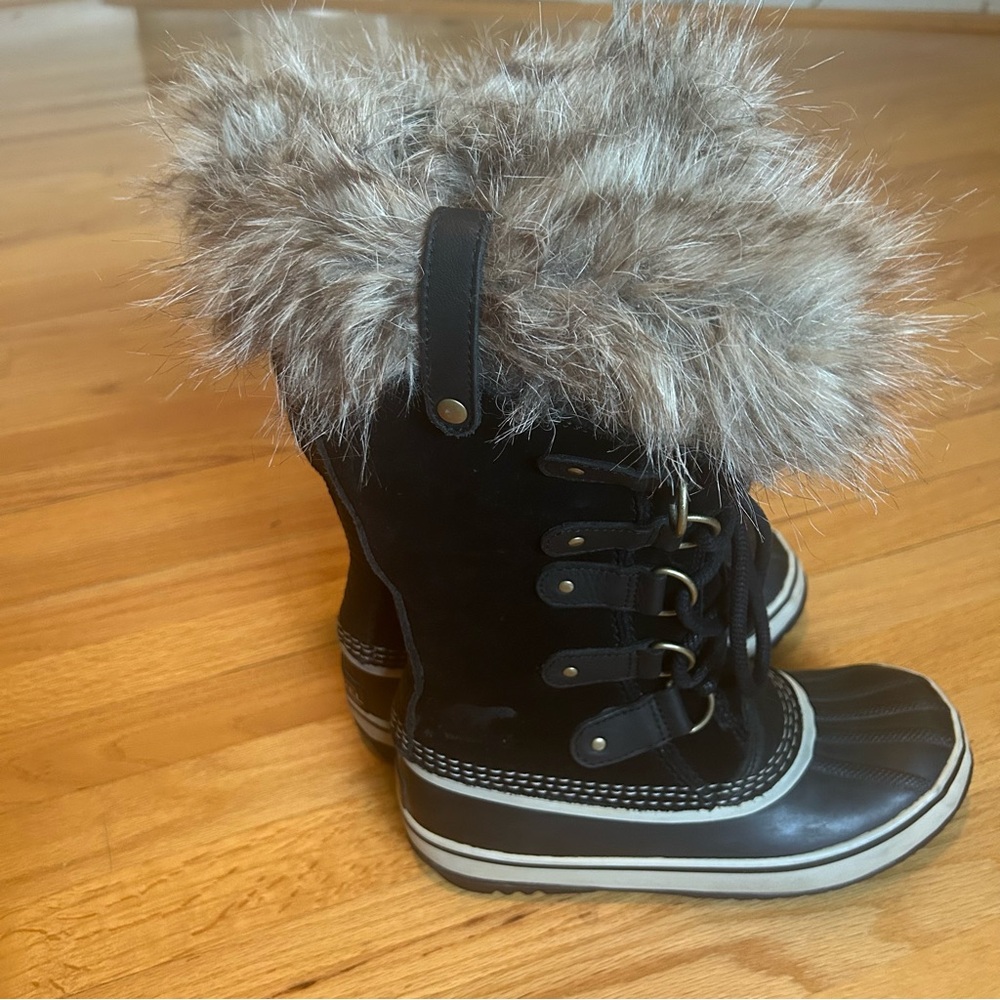 Sorel size 6 1/2 black suede waterproof Joan of arc almost like new boots